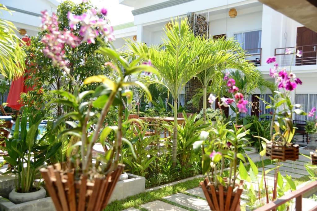 Ropanha Boutique Hotel Sihanoukville Exterior photo