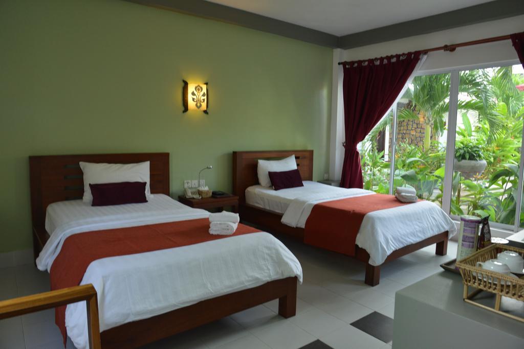 Ropanha Boutique Hotel Sihanoukville Exterior photo