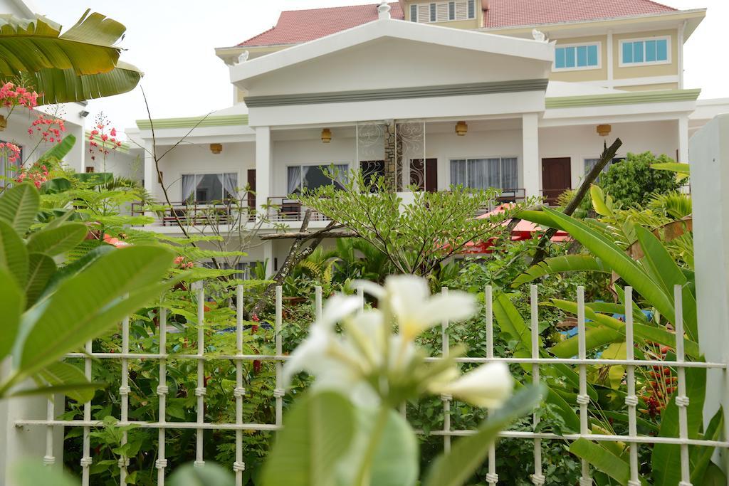 Ropanha Boutique Hotel Sihanoukville Exterior photo